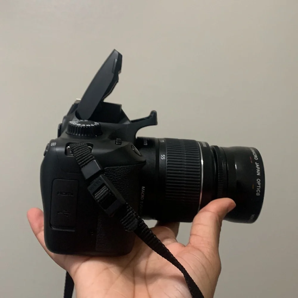 Canon camera (eos 4000d)